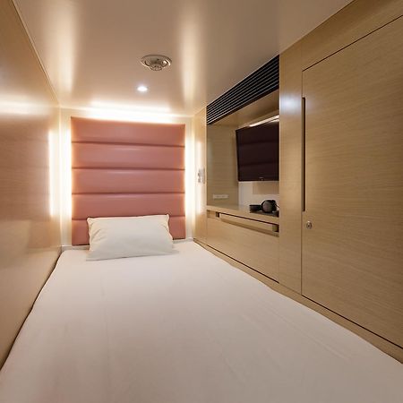 Y'S Cabin Yokohama Kannai Exteriör bild